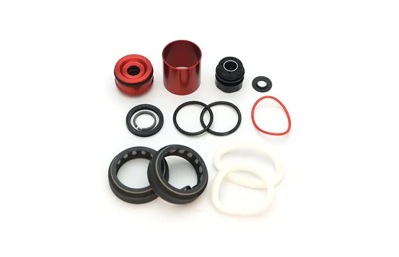 Begränsat erbjudande RockShox Servicekit 200 hour/1 year Service Kit For BoXXer RC2 C1 (2019)
