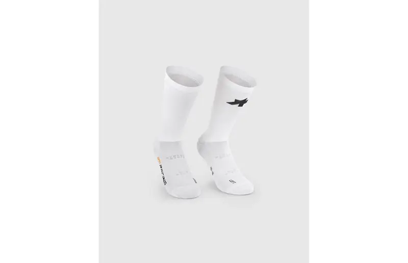I lager Cykelstrumpor Assos Socks RS S11 White Series